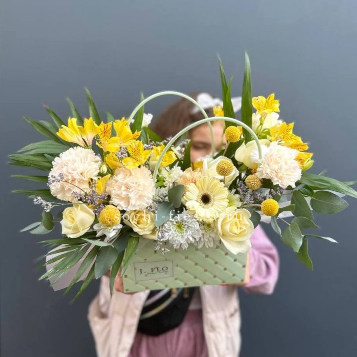 Сумочка с розами "Эпиа" в Новочеркасске