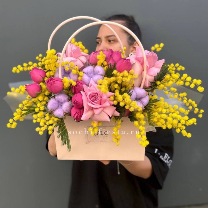 Сумочка мимозы и роз "Примавера" в Новочеркасске