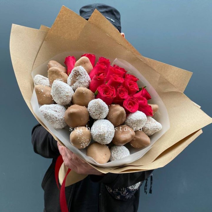 Розы и клубника в шоколаде Мерси в Новочеркасске