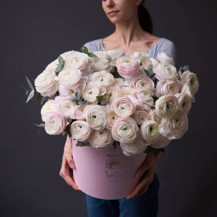 Бокс с ранункулюсами в Новочеркасске