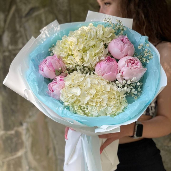 Букет с пионами "Блюсом" в Новочеркасске