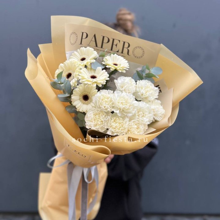  Букет с диантусами и герберами в Новочеркасске