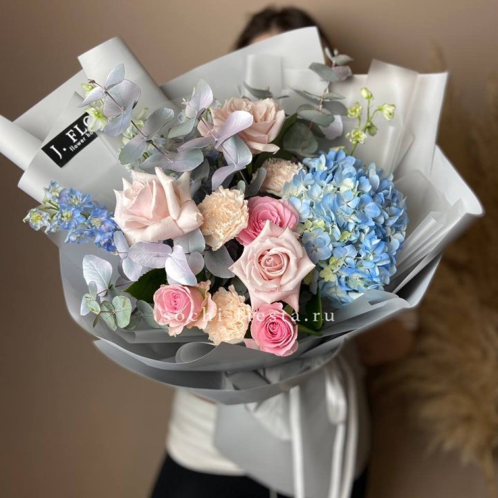 Букет с гортензией № 4 в Новочеркасске