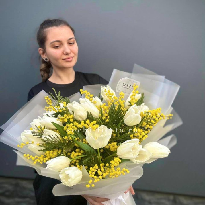 Букет тюльпанов и мимозы в Новочеркасске