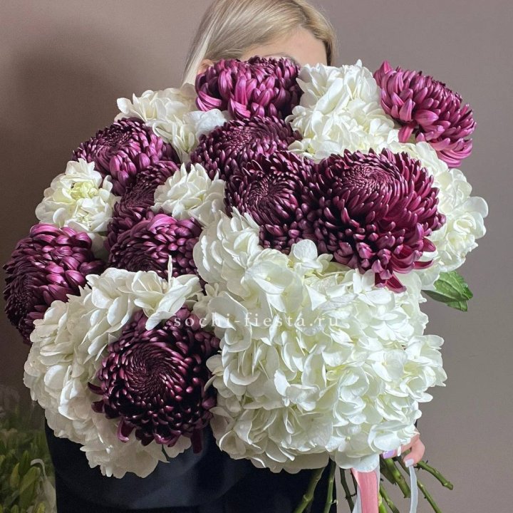 Охапка Бигуди и гортензий в Новочеркасске