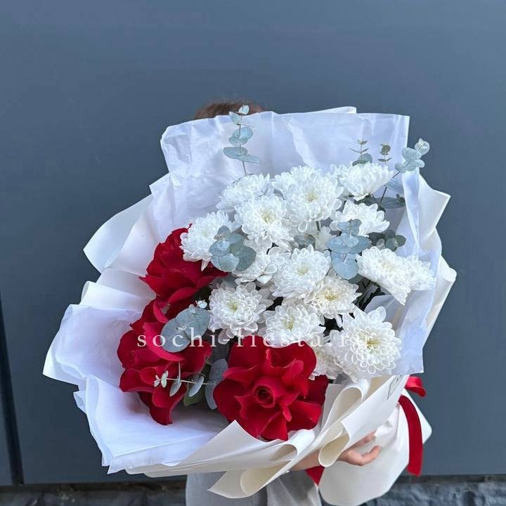 Дуо розы и хризантемы в Новочеркасске