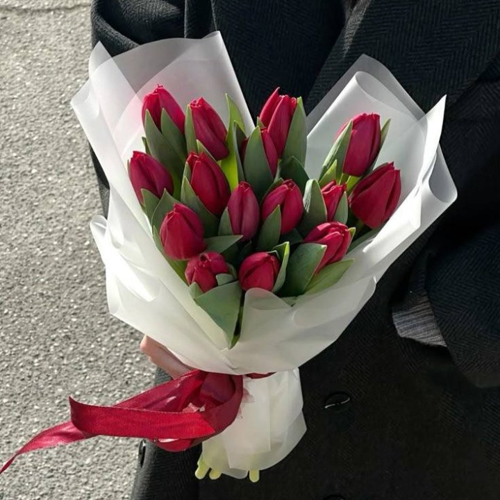 15 красных тюльпанов в Новочеркасске