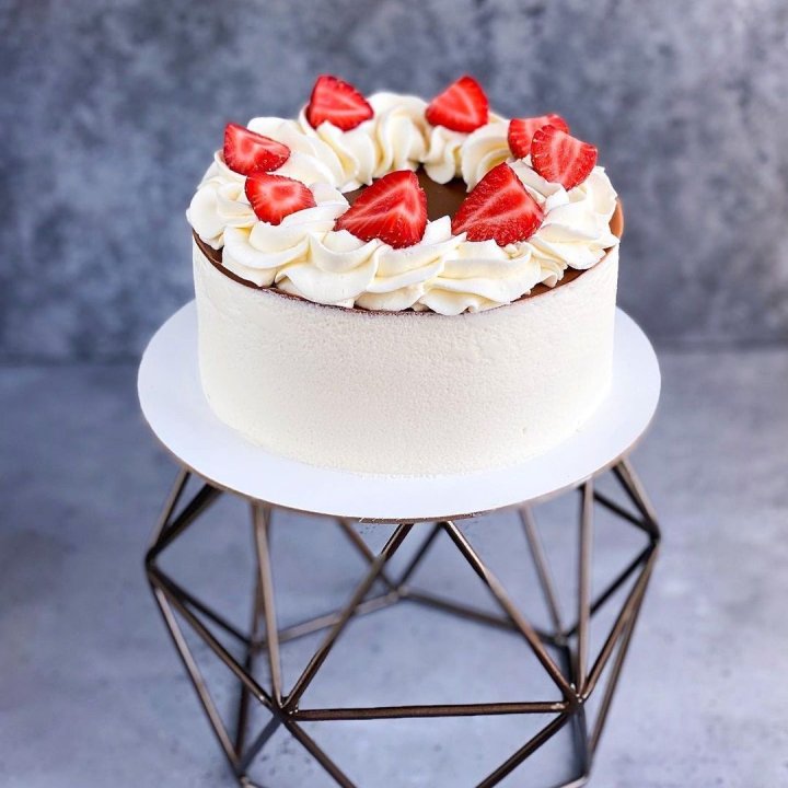 Торт "Клубника со сливками" в Новочеркасске