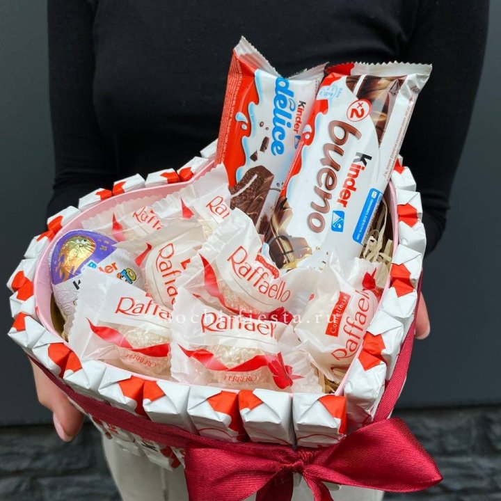 Подарочный набор сердце с Киндерами и Рафаэлло в Новочеркасске