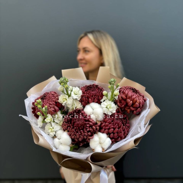 Хризантемы с маттиолой в Новочеркасске