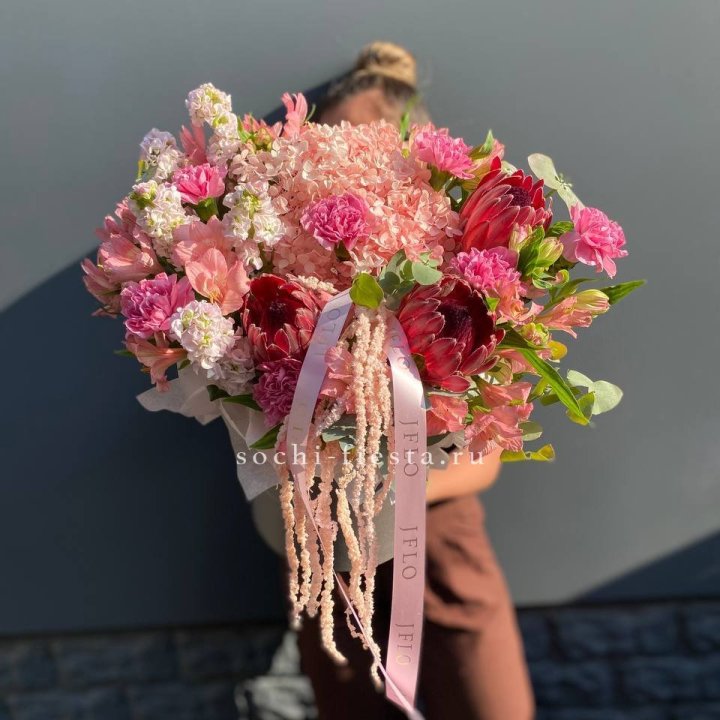 Коробка с цветами "Камикадзе" в Новочеркасске