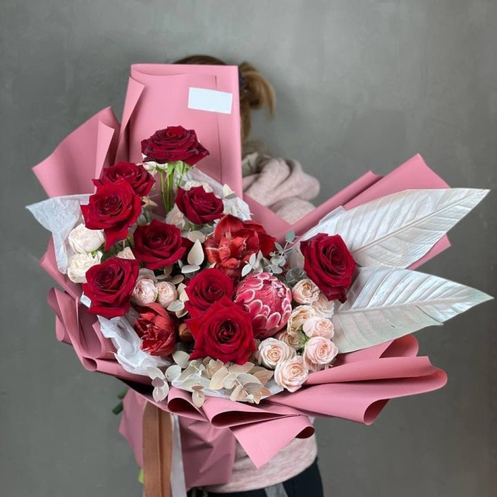 Дизайнерский букет "Ред Вильвет" в Новочеркасске