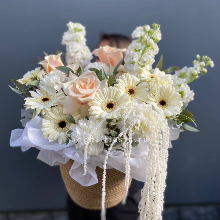 Цветы в джутовом кашпо "Валери" в Новочеркасске