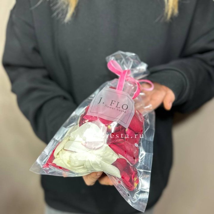 Лепестки роз в Новочеркасске