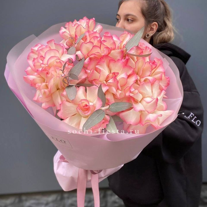 9 французских роз Джумилия в Новочеркасске