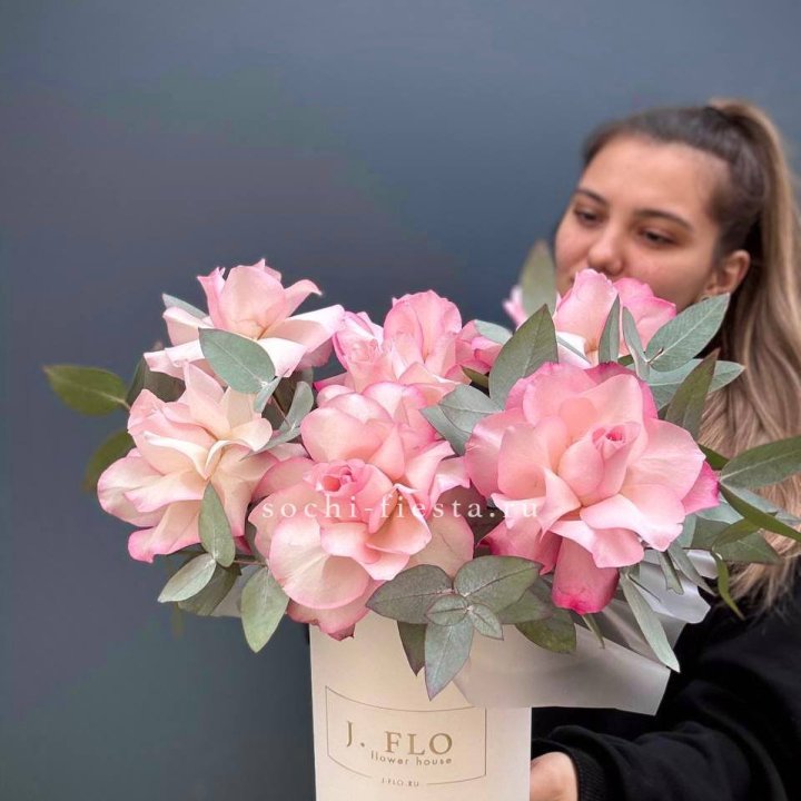 7 Французских роз в боксе в Новочеркасске