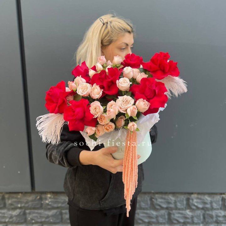 Бокс с нежными розами  в Новочеркасске