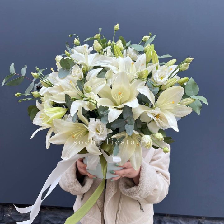 Бокс лилий и эустомы в Новочеркасске