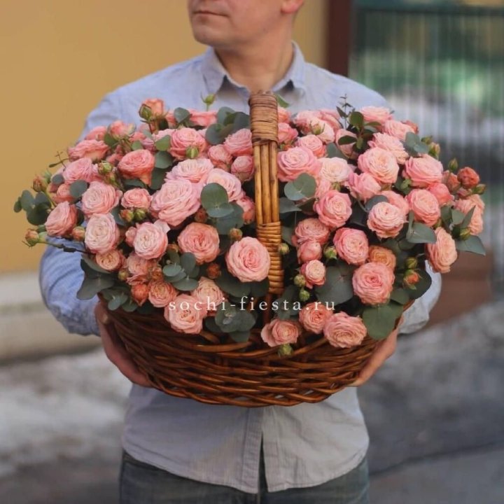 Корзина из 101 пионовидной розы в Новочеркасске