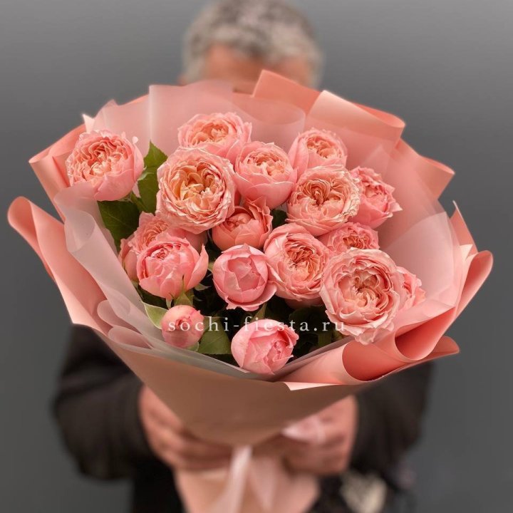 Букет комплимент из кустовых роз Джульетта в Новочеркасске