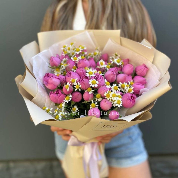 Дуобукет мисти с ромашками  в Новочеркасске