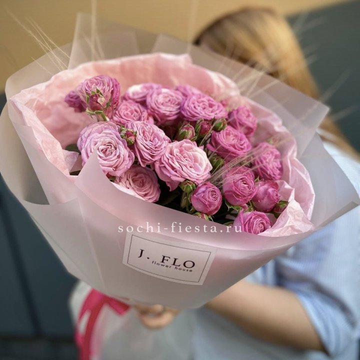 Пионовидные розы Мадам Бомбастик Pink в Новочеркасске