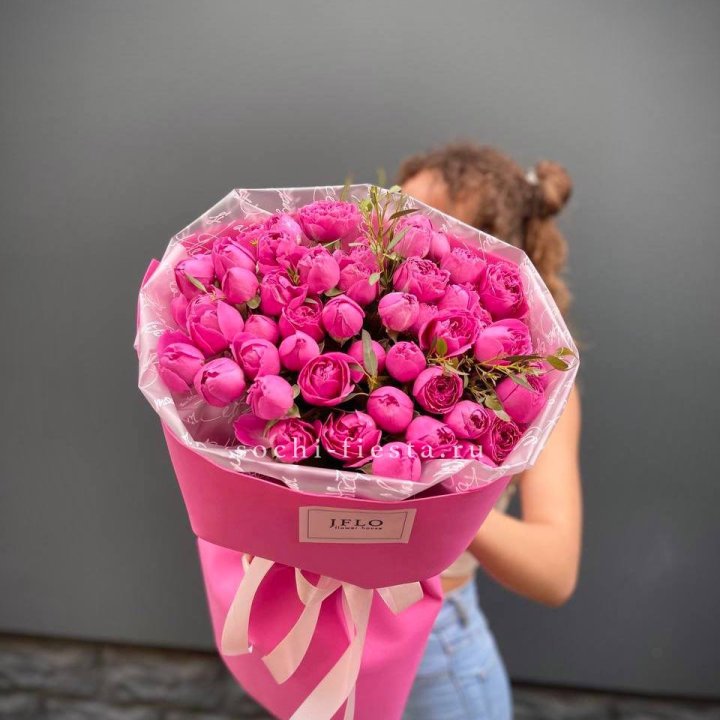 Кустовые розы букет Мисти Баблс в Новочеркасске