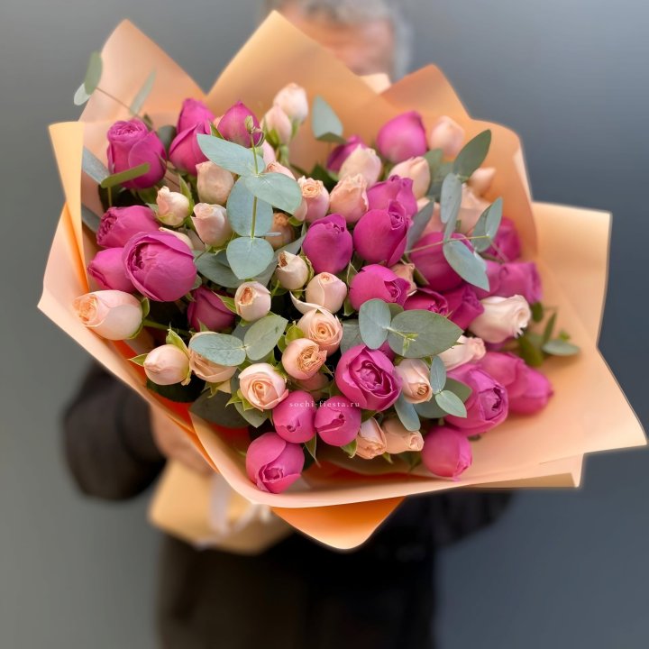 Букет кустовых роз Тендернес в Новочеркасске