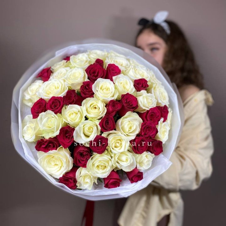 Микс из 55 роз в Новочеркасске