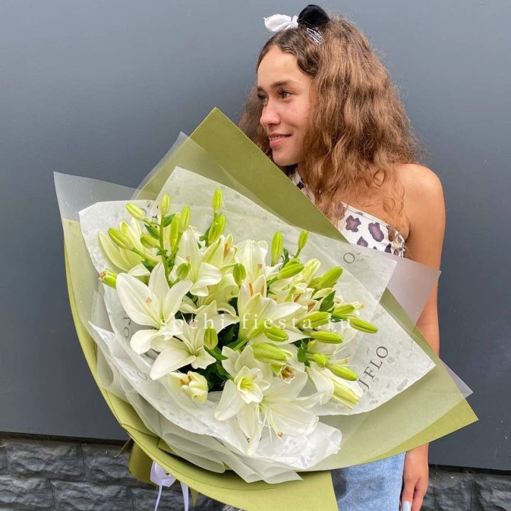 Букет  лилий "Изумруд" в Новочеркасске