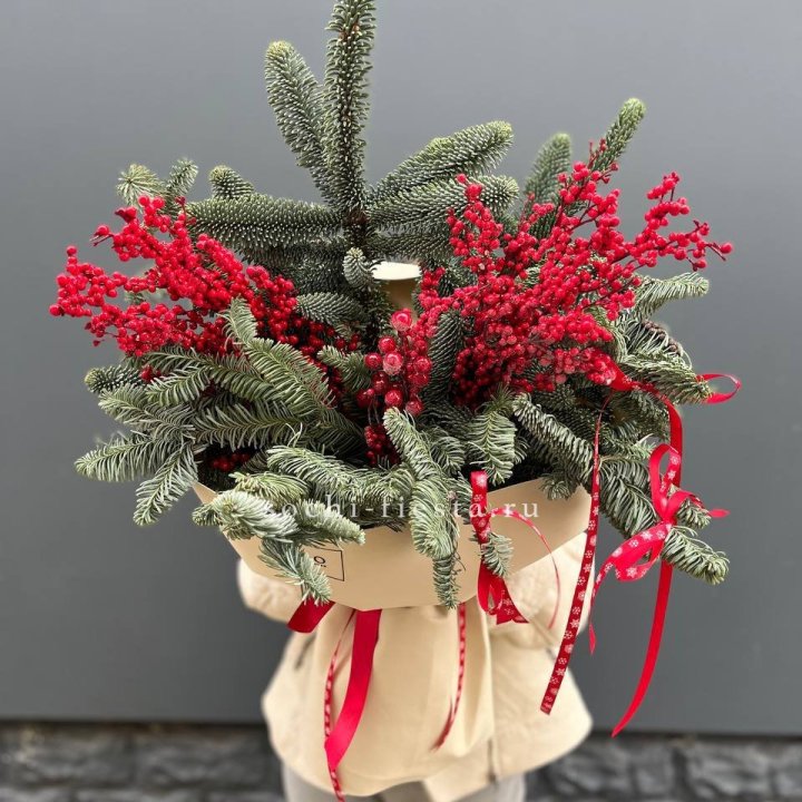 Букет нобилиса и ягод в Новочеркасске