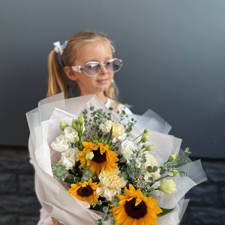  Букет  из стойких цветов с подсолнухами в Новочеркасске