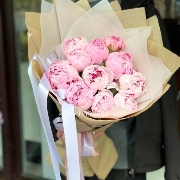 11 пионов в оформлении в Новочеркасске