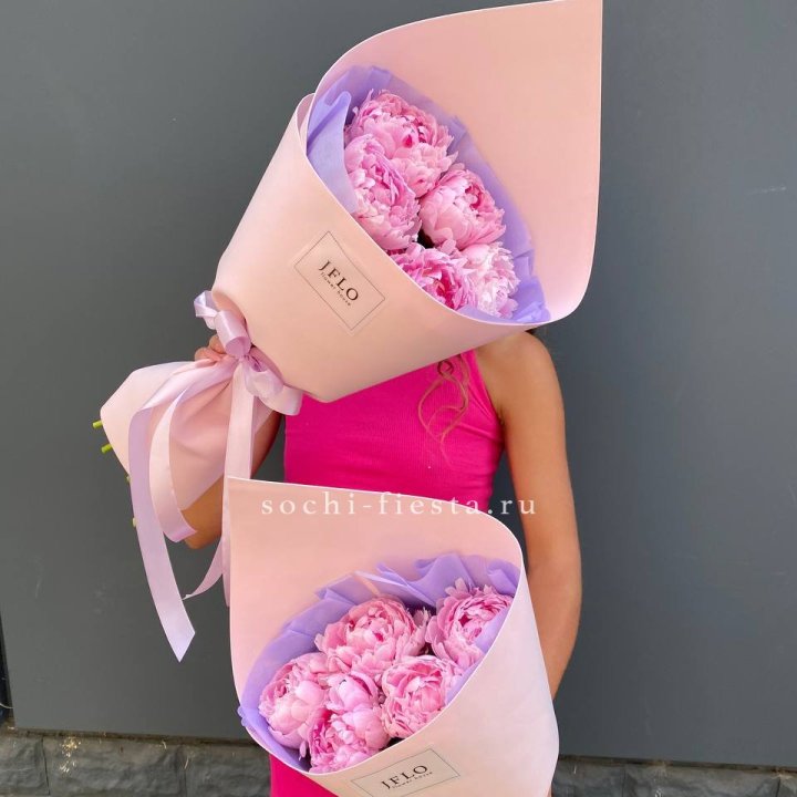 Букет из 5 пионов в Новочеркасске