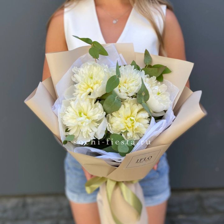  Букет белых пионов в Новочеркасске