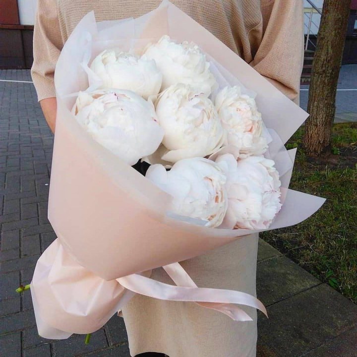 Букет белых пионов в Новочеркасске