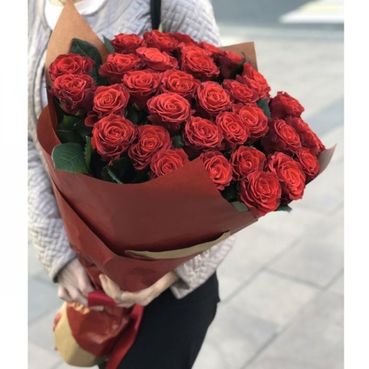 29 высоких роз  в Новочеркасске