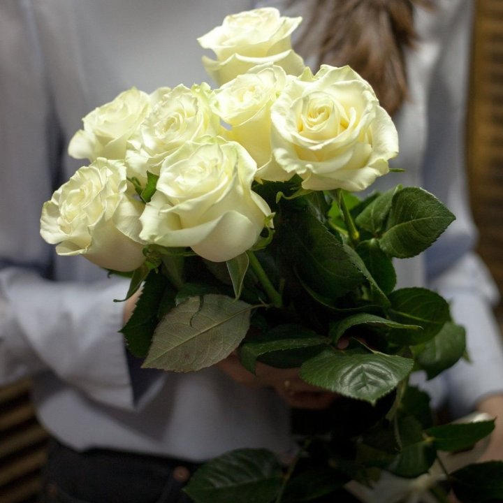 7 белых роз в Новочеркасске