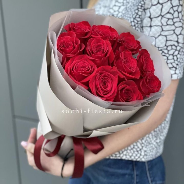 Букет красных роз "Рози" в Новочеркасске