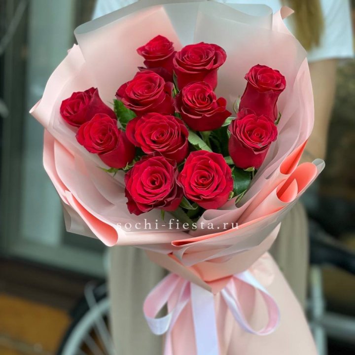 Букет красных роз "Мадам ред" в Новочеркасске