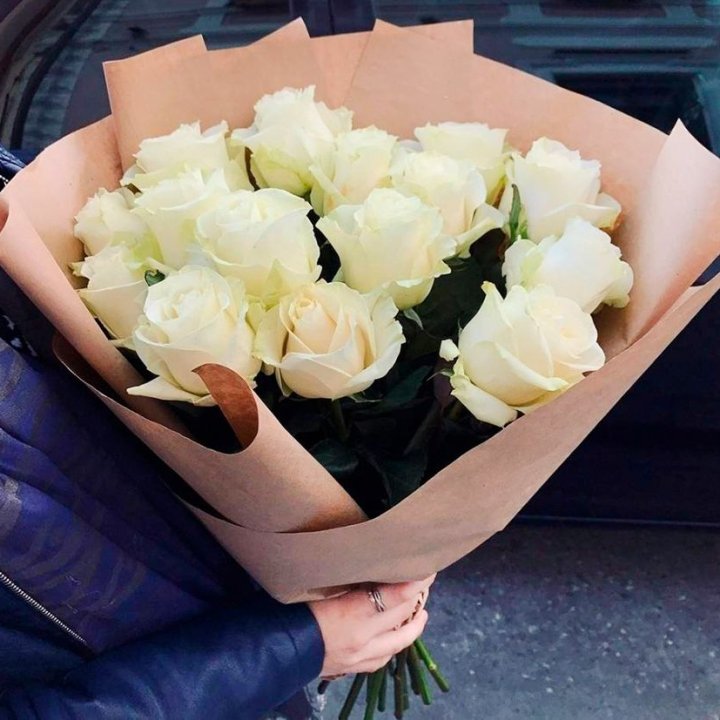 15 белых роз "Крафт" в Новочеркасске
