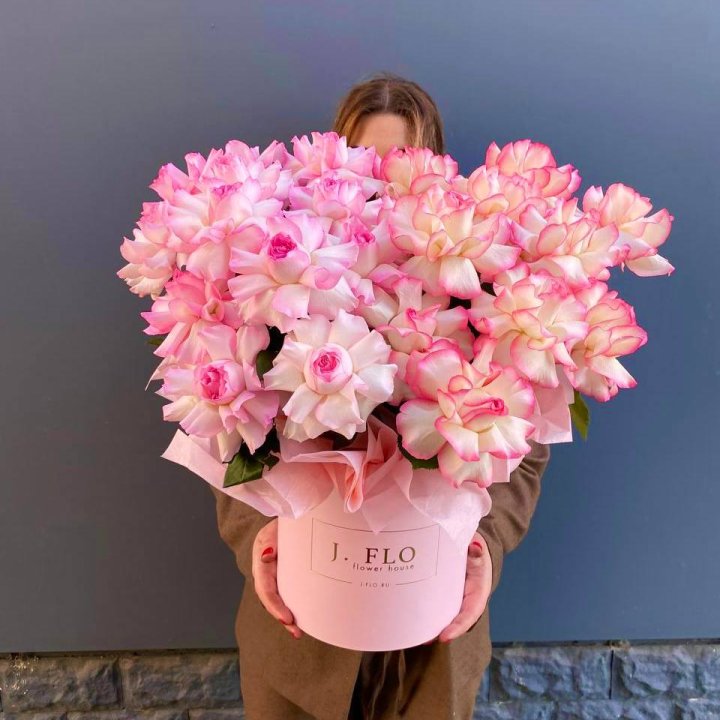 25 Французских роз микс в боксе в Новочеркасске