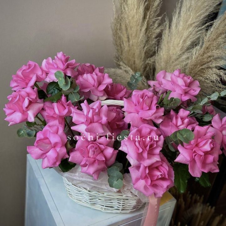25 роз в цветочной корзине Пинк в Новочеркасске