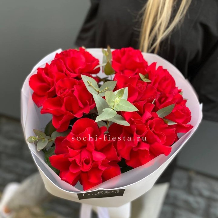 9 Красных французских роз в Новочеркасске