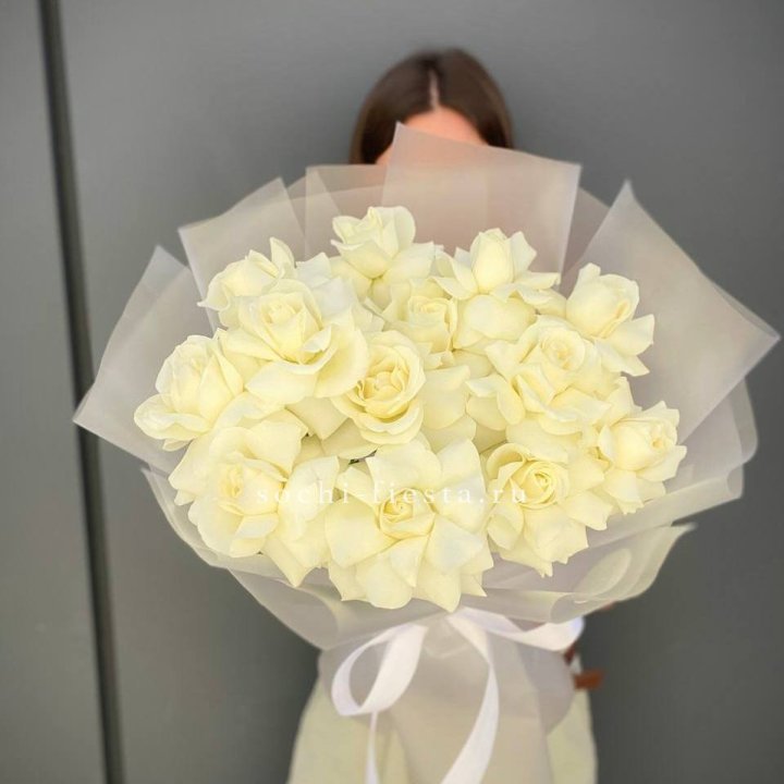 13 белых роз в Новочеркасске