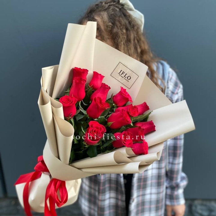 15 красных роз в Новочеркасске