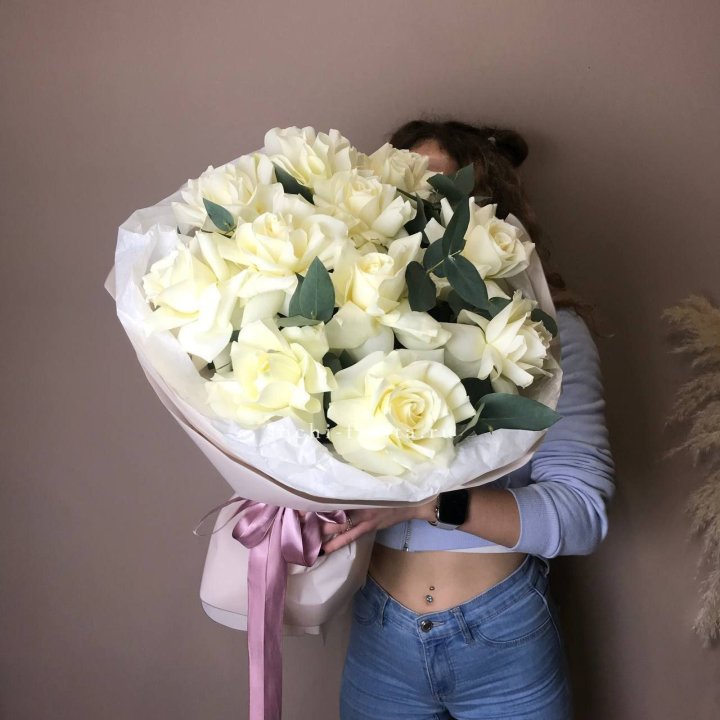 11 Белых французских роз "Вайт найс" в Новочеркасске