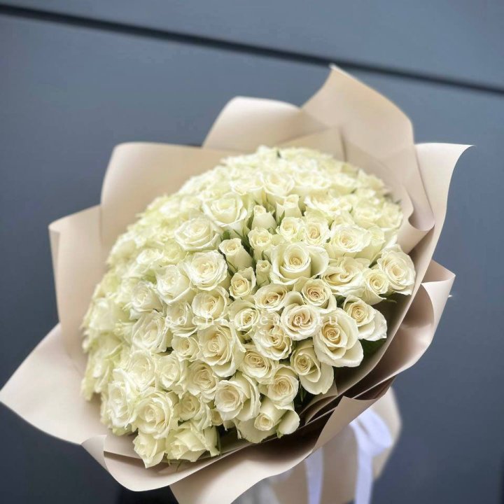 101 белая роза Атена в Новочеркасске