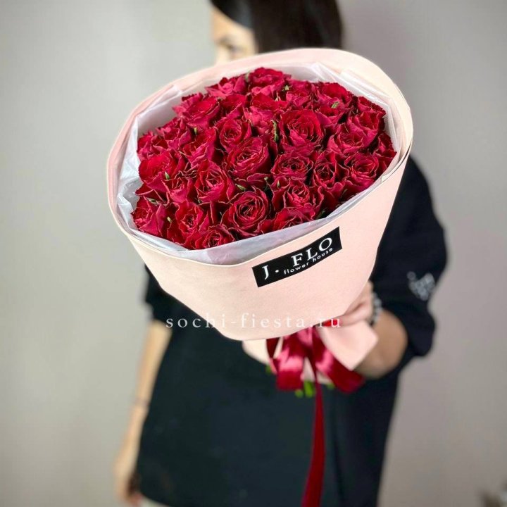 35 кенийских роз в Новочеркасске