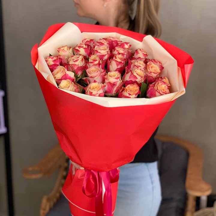 Букет роз Chapeau в Новочеркасске